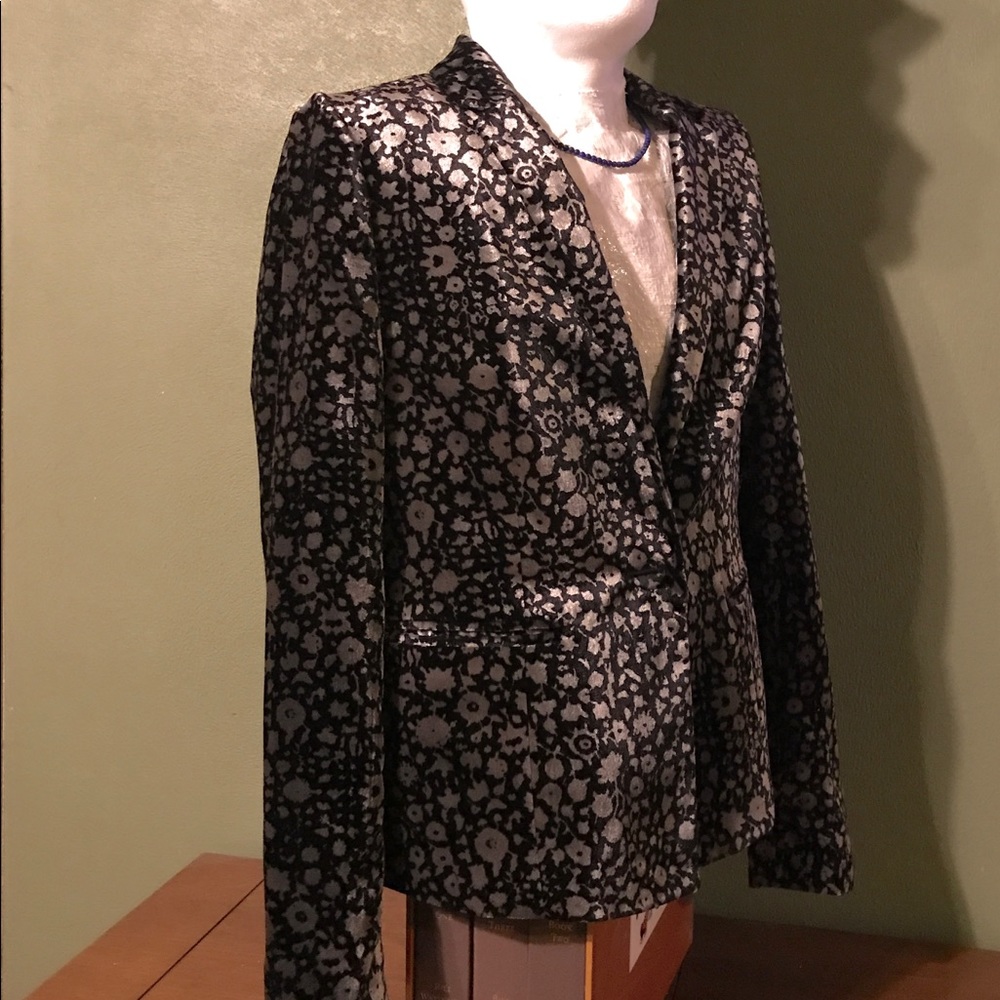 Elevenses Lumi Velvet Blazer